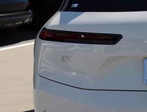 2026 BMW iX xDrive45