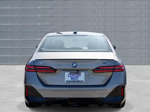 2025 BMW i5 xDrive40