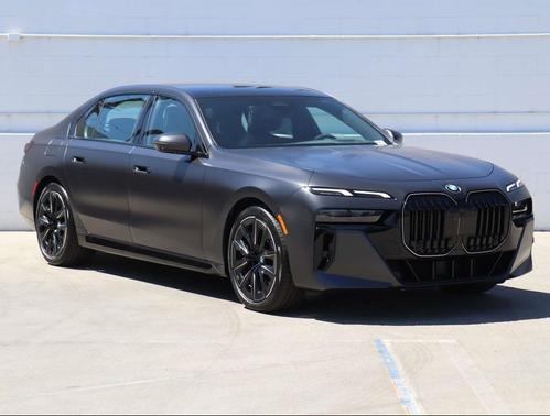 2026 BMW 740 i
