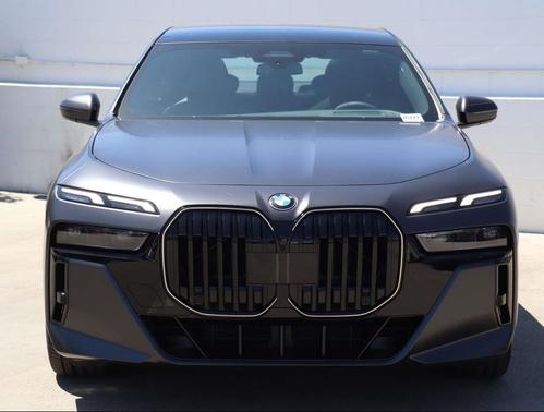 2026 BMW 740 i