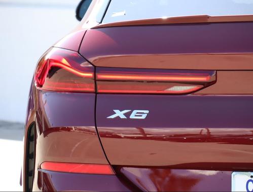 2025 BMW X6 xDrive40i
