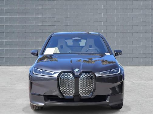 2025 BMW iX xDrive50