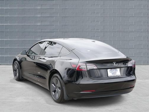 2022 Tesla Model 3 Standard Range