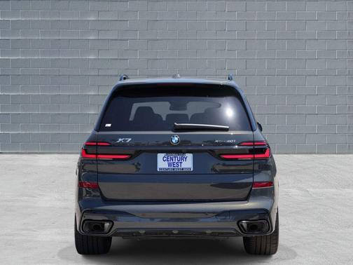 Dravit Grey Metallic 2027 BMW X7 xDrive40i