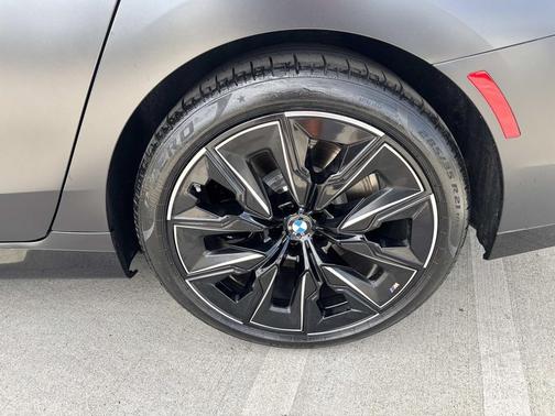 2026 BMW 740 740i Sedan