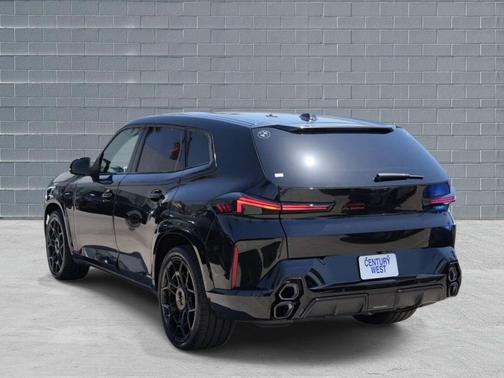 Black Sapphire Metallic 2026 BMW XM Label