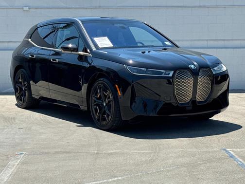 2025 BMW iX M60