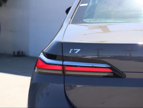 2025 BMW i7 xDrive60