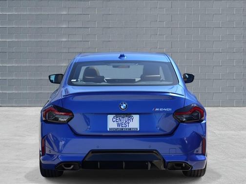 2025 BMW M240 i
