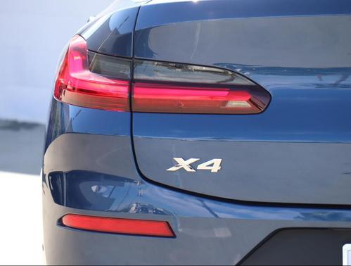2024 BMW X4 xDrive30i