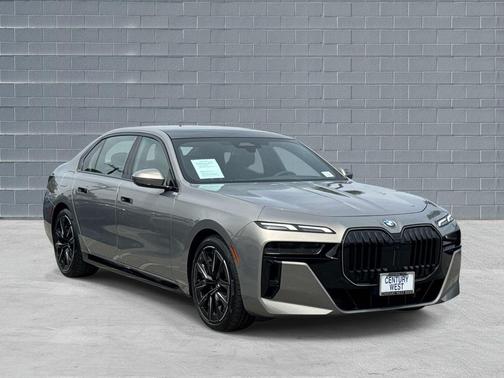 Oxide Grey Metallic 2026 BMW 740 740i Sedan