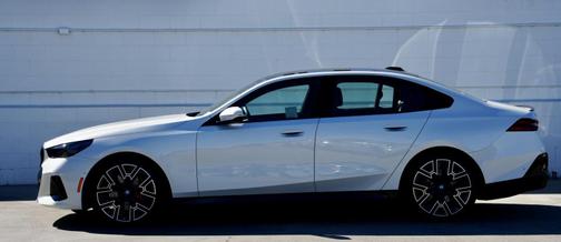 2025 BMW i5 xDrive40