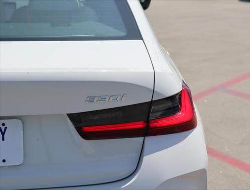 2025 BMW 330 i