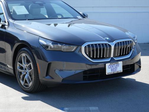 2025 BMW i5 eDrive40