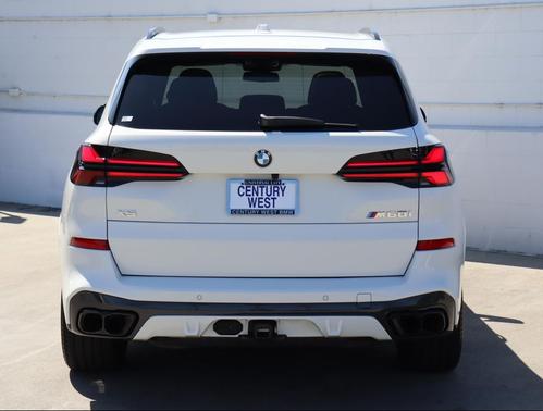 2025 BMW X5 M60i
