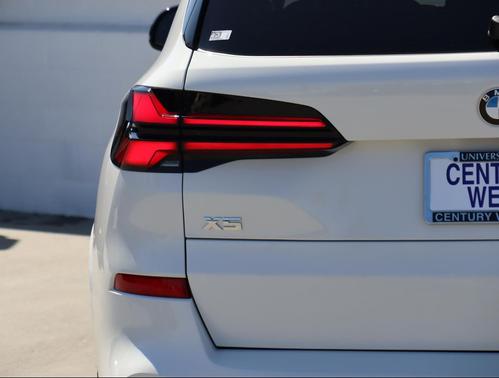2025 BMW X5 M60i