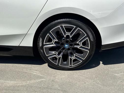 2024 BMW i5 eDrive40