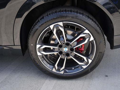 Black Sapphire Metallic 2026 BMW X2 xDrive28i