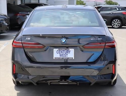 2025 BMW i5 eDrive40