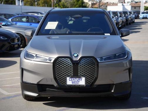 2025 BMW iX xDrive50