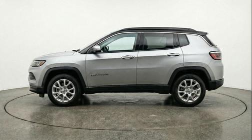 Silver Zynith Metallic Clearcoat 2025 Jeep Compass Limited