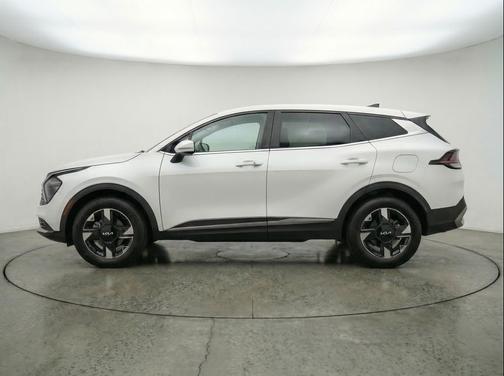 Glacial White Pearl 2026 Kia Sportage LX