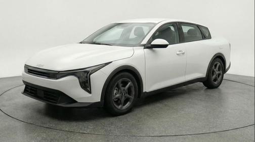 Snow White Pearl 2025 Kia K4 LXS