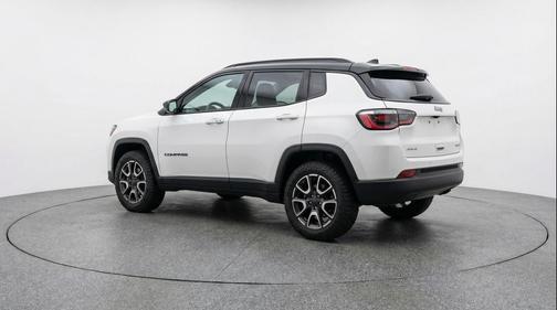Bright White Clearcoat 2025 Jeep Compass Trailhawk