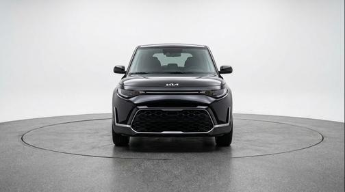 Fusion Black 2025 Kia Soul LX
