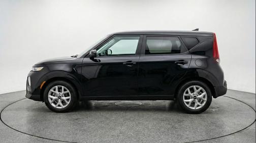 Fusion Black 2025 Kia Soul LX