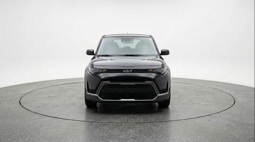 Fusion Black 2025 Kia Soul LX