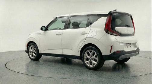 Snow White Pearl 2025 Kia Soul LX