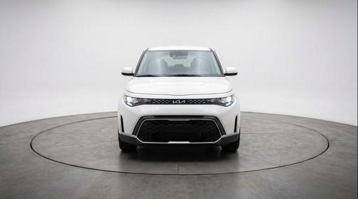 Snow White Pearl 2025 Kia Soul LX