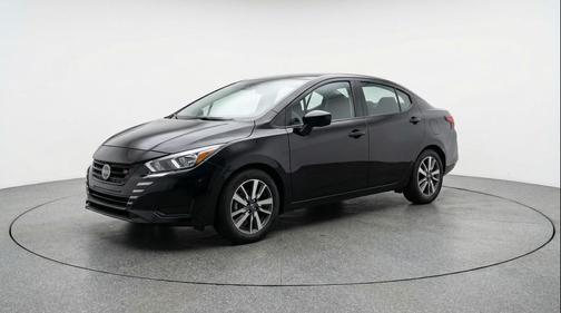 Super Black 2025 Nissan Versa 1.6 SV