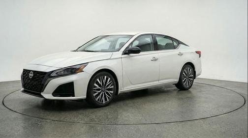 Glacier White 2025 Nissan Altima SV FWD