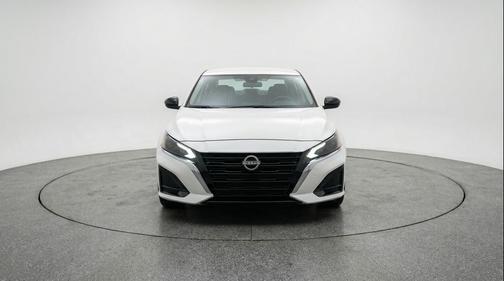 Glacier White 2025 Nissan Altima SV FWD