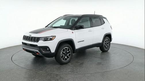 Bright White Clearcoat 2025 Jeep Compass Trailhawk