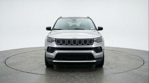 Silver Zynith Metallic Clearcoat 2025 Jeep Compass Limited