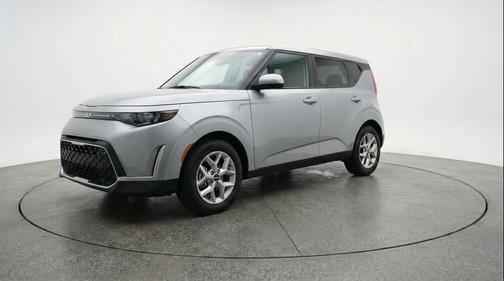 Steel Gray 2025 Kia Soul LX