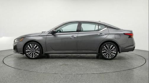 Gun Metallic 2025 Nissan Altima SV FWD