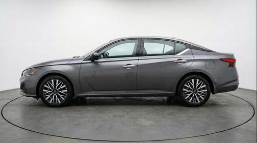 Gun Metallic 2025 Nissan Altima SV FWD