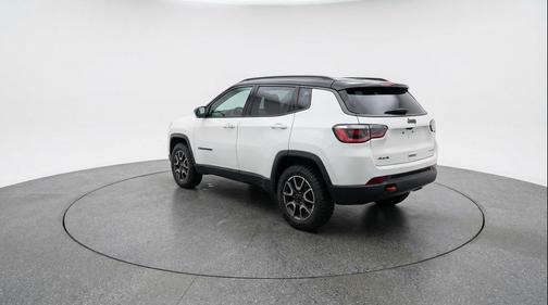 Bright White Clearcoat 2025 Jeep Compass Trailhawk