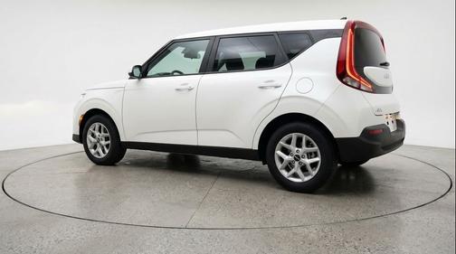 Snow White Pearl 2025 Kia Soul LX