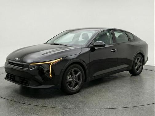 Aurora Black Pearl 2025 Kia K4 LXS