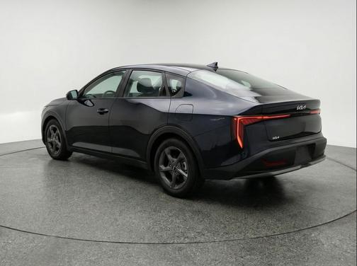 Aurora Black Pearl 2025 Kia K4 LXS