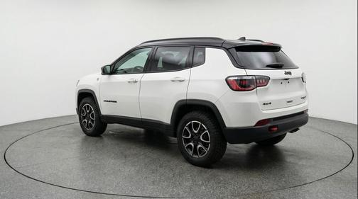 Bright White Clearcoat 2025 Jeep Compass Trailhawk