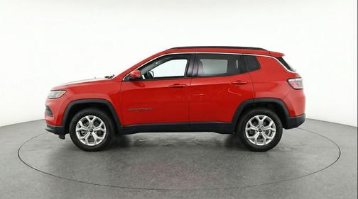 Red Hot Pearlcoat 2025 Jeep Compass Latitude