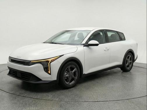 Snow White Pearl 2025 Kia K4 LXS