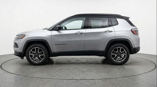 Silver Zynith Metallic Clearcoat 2025 Jeep Compass Trailhawk