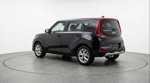 Fusion Black 2025 Kia Soul LX